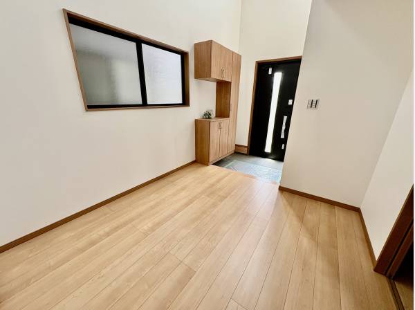 玄関も広くて開放感が有ります！