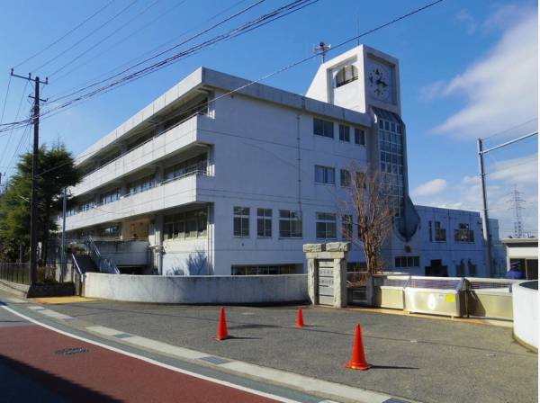 小坂小学校 徒歩8分(約600m)