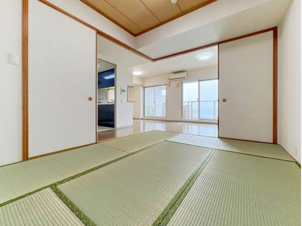 引き戸を開放すると和室からも景色を愉しめます