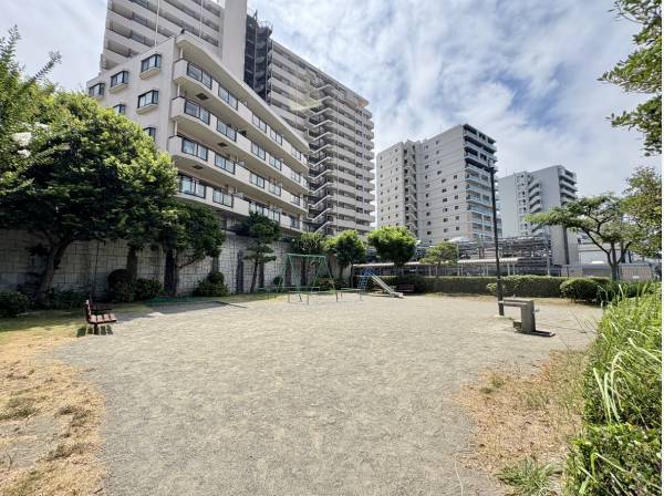 マンション後ろには公園もございます！