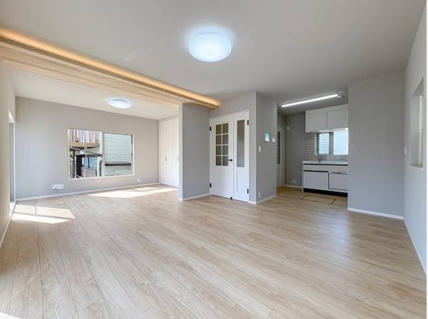 ナチュラルリノベーションを施した爽やかなリビング