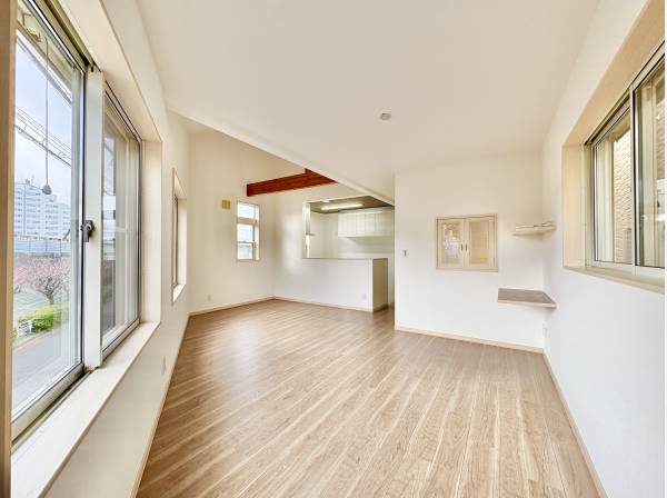 家具選びが楽しくなる、おしゃれなリビングです