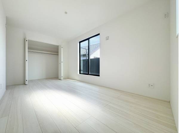 白で統一され居室を自分色に染めてくださいね♪