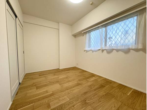 静かな時間を楽しめる穏やかな居室空間