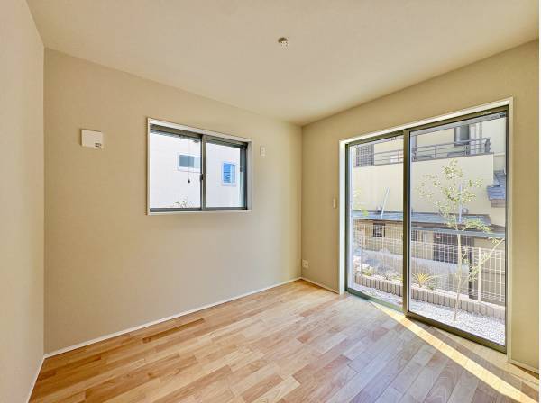 陽光を沢山取り込める大きな窓