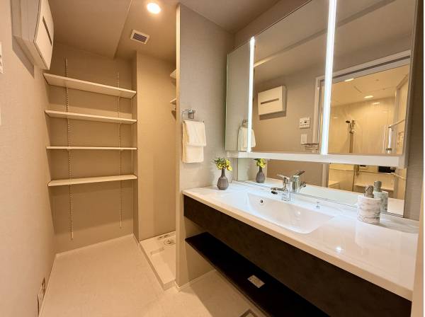 大きな鏡のある洗面スペース！