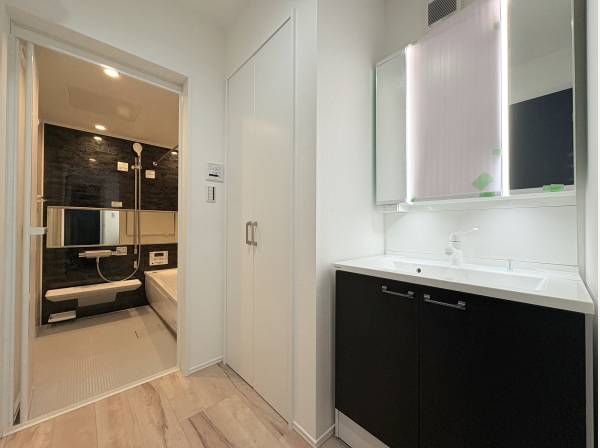 スタイリッシュな洗面台