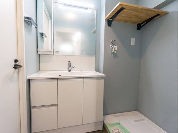 新設の洗面台です