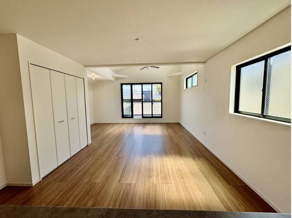 LDKは広くて日当たりもいいですよ！