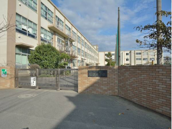 茅ヶ崎市立松浪中学校まで徒歩7分（約500ｍ）