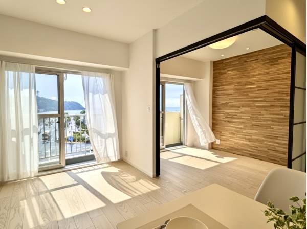 角部屋のため日当たりが良く心地良い室内