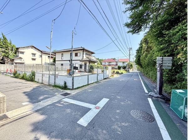 広い道がお好みの方は別のルートもございますのでご安心ください