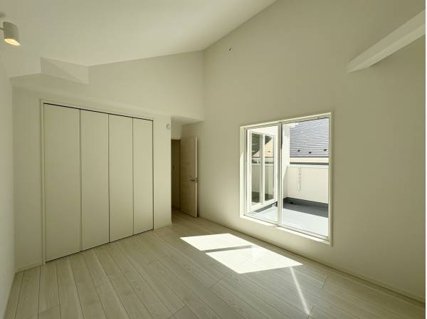 2階にはお部屋が全3室ございます