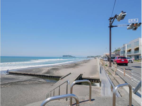 七里ガ浜海岸 徒歩3分(約200m)