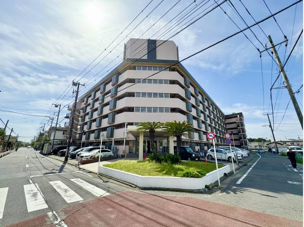 海まで徒歩4分、鵠沼海岸駅まで徒歩7分となっております！