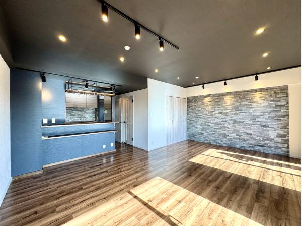 LDK全体
洗練されたデザインの室内空間