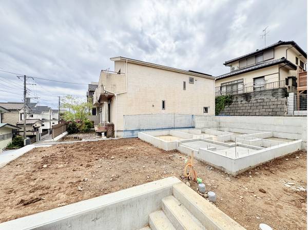 庭の付きの住まいです。これからが楽しみですね
