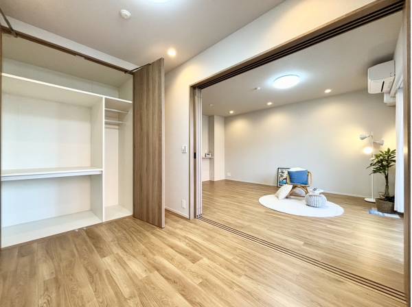 LDKとつながる洋室
