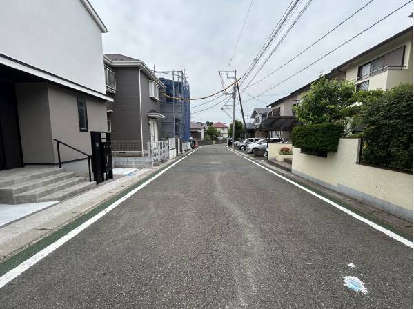 前面道路が広く駐車がラク！