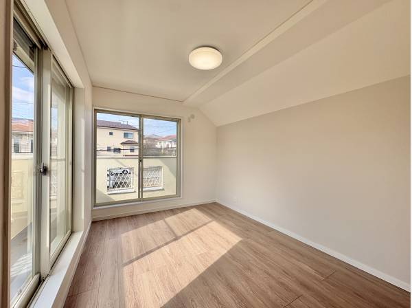 家具の配置など想像しながら見学してください