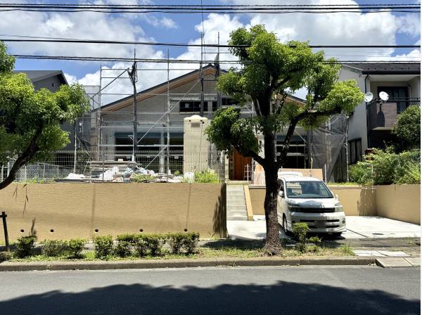 南側に間口が広いため敷地に存分に日が差し込みます