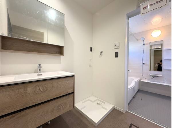 パウダールームもゆったりとした広さ