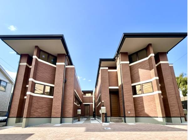 思わず足を止めてしまうほど 周囲の中でも存在感を放ちます