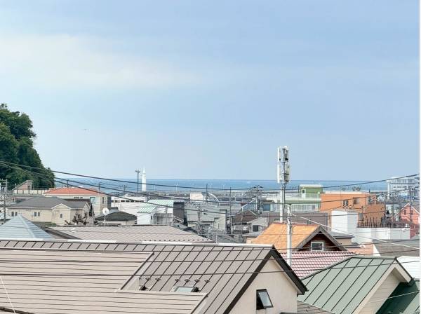 輝く水平線と江ノ島を望む湘南ハウスならではのロケーション！