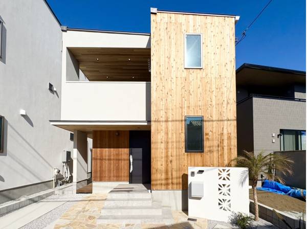 湘南に似合う自然素材を活かしたデザイナーズハウス