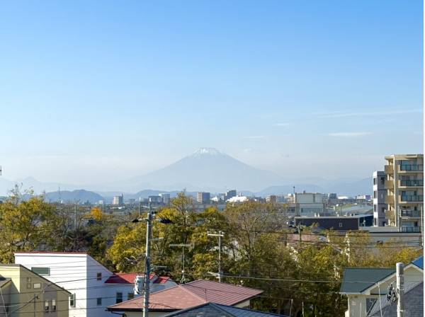 ルーフバルコニーから望む雄大な富士山