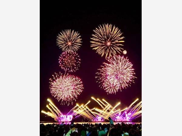 ウッドデッキより逗子花火大会が見られます！
