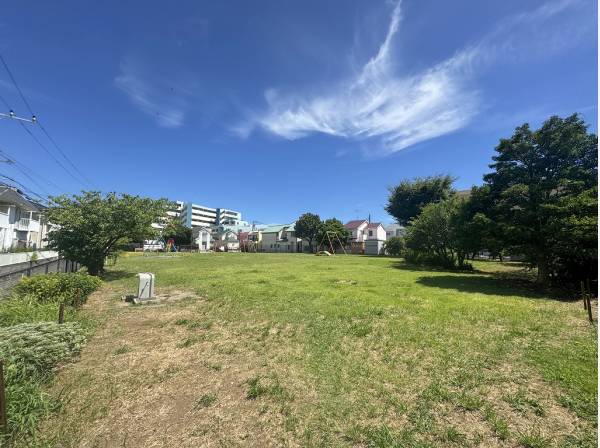 上西原公園まで徒歩2分（約150m）