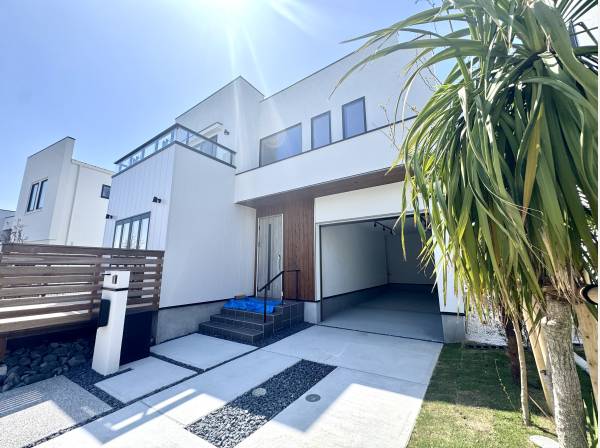 ウッドデッキ×ガレージハウス