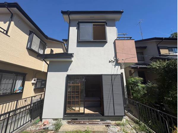 リビングからそのままお庭へ出られる親しみやすい2階建て住まい