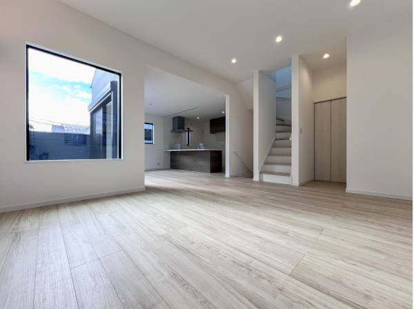 リビングとダイニングがゆるやかにゾーニングできる22帖超ＬＤＫ