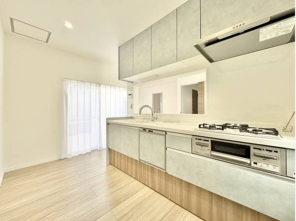 家族とつながるキッチン、会話が弾む住まいの中心