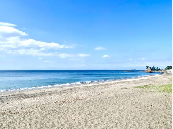空家海岸まで徒歩1分/約80m
海が綺麗です