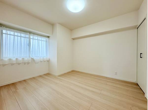 光が差し込み明るい空間