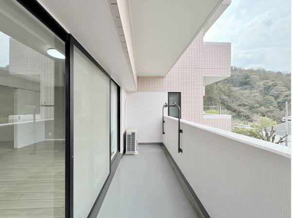 洗濯時快適に使える広さのバルコニー