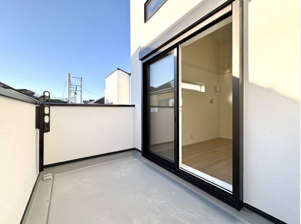 バルコニーもワイドタイプです。