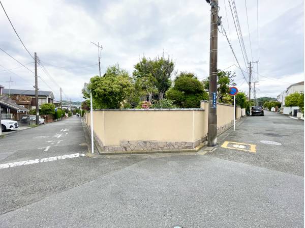 角地につき開放感のあるロケーション