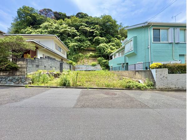 落ち着いた雰囲気の住宅街が周辺に広がります