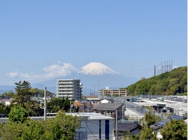 ルーフバルコニーからの眺望です。富士山を眺めます。