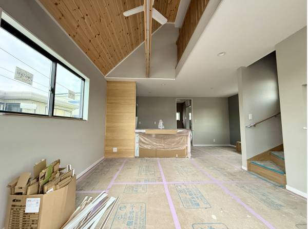 お洒落な木目調のデザイン!