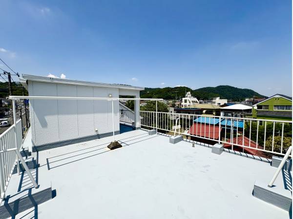 ルーフバルコニーはBBQや夜景などを楽しむことができます