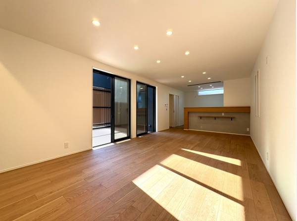 開放的な空間の1階リビング