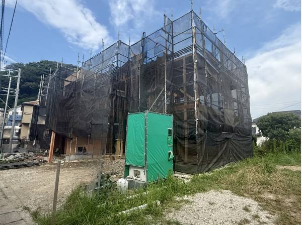 現在建築中！完成が待ち遠しい閑静な住宅街に佇む邸宅