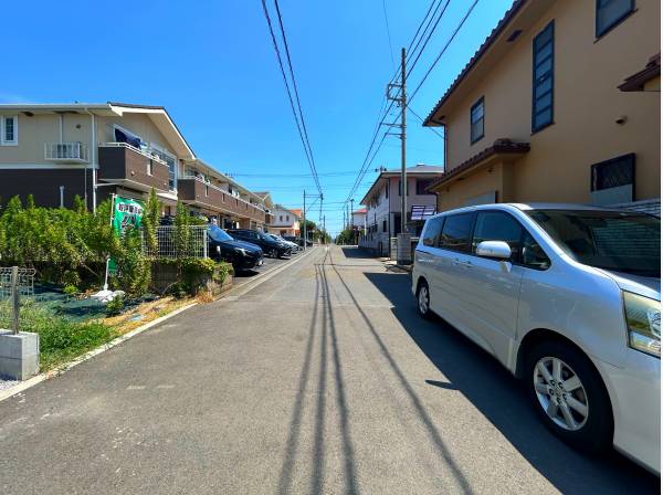 前面道路は約6.18m御座います