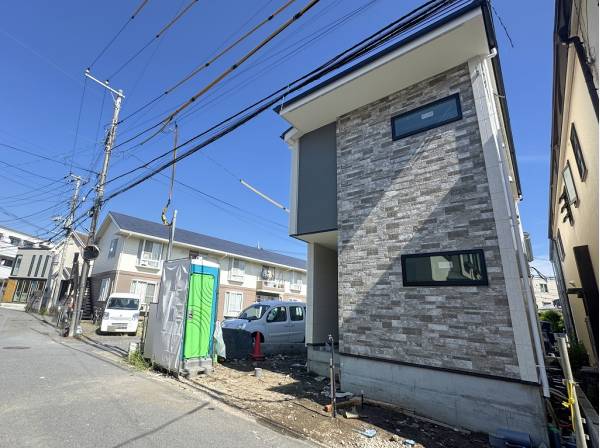 表情豊かなモザイクタイルをあしらった素敵なお住まい