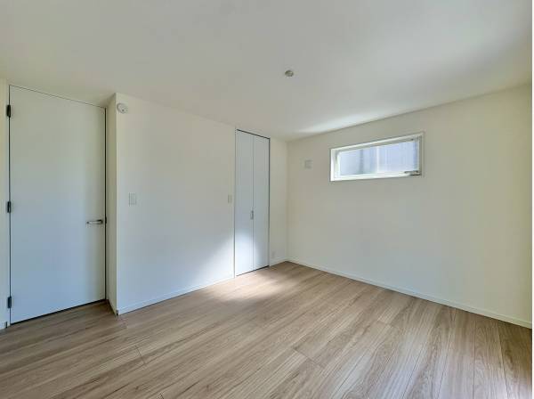 居室には爽やかな風をたっぷりと取り込み、気持ちの良い朝を迎えらます